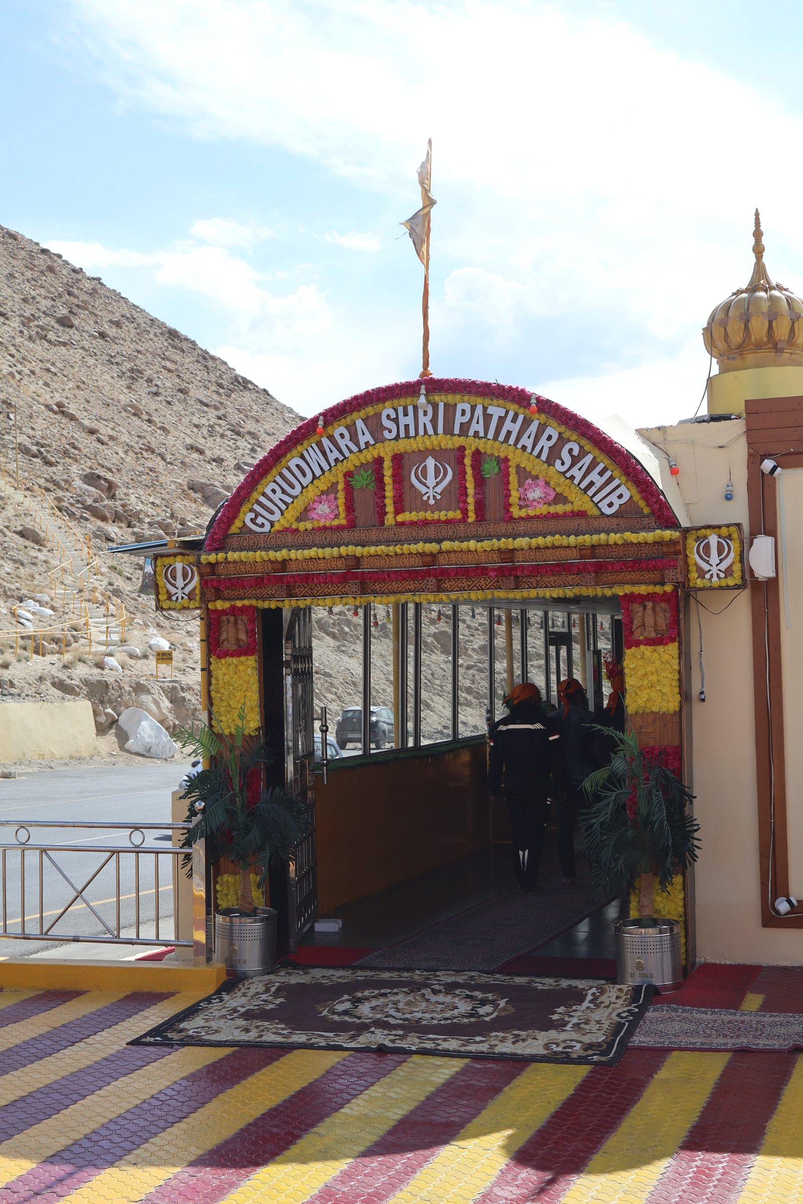 Leh to Nubra Valley photo 2