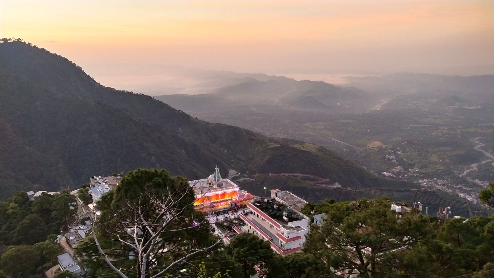 Vaishno Devi & Kashmir Highlights | 7 Nights 8 Days