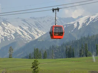 Day 1: Srinagar Airport to Gulmarg