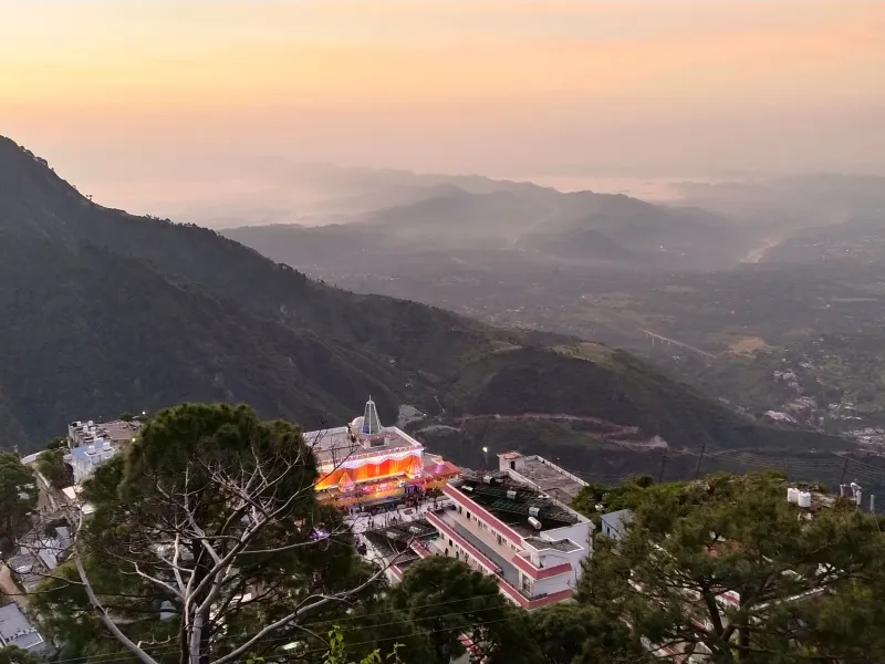 Vaishno Devi & Kashmir Highlights | 7 Nights 8 Days