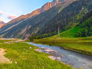 Day 3: Doodhpathri Day Trip