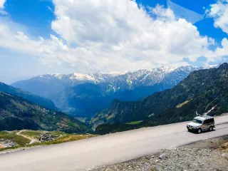 Day 4: Shimla to Manali by Bus