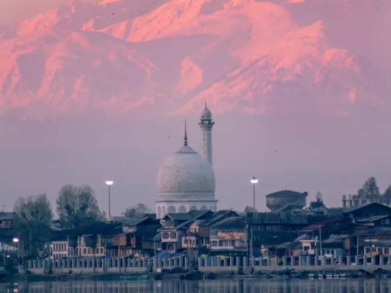 Day 1: Srinagar Airport to Dal Lake