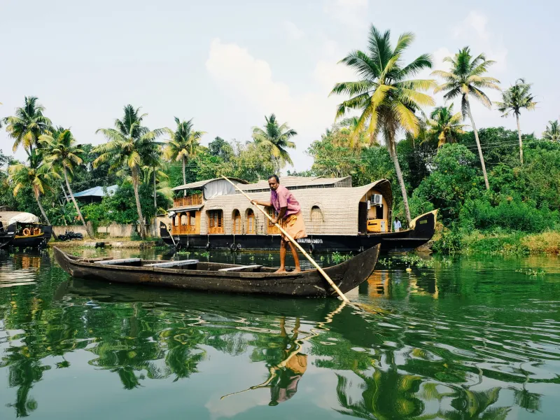 Kerala Hills, Backwaters & Beaches Escape | 6 Nights 7 Days