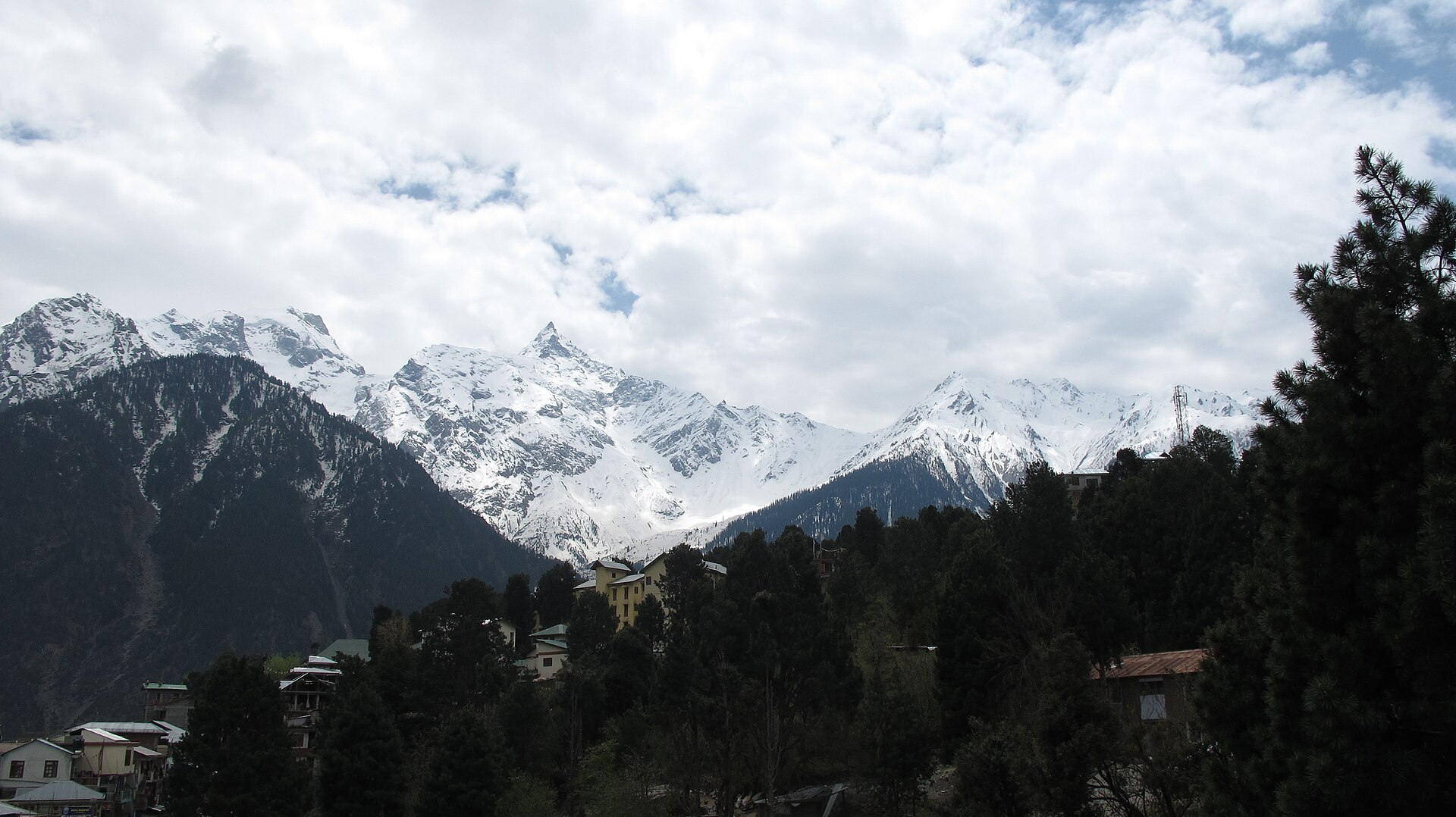 Shimla Hill City and Mountain Houses View